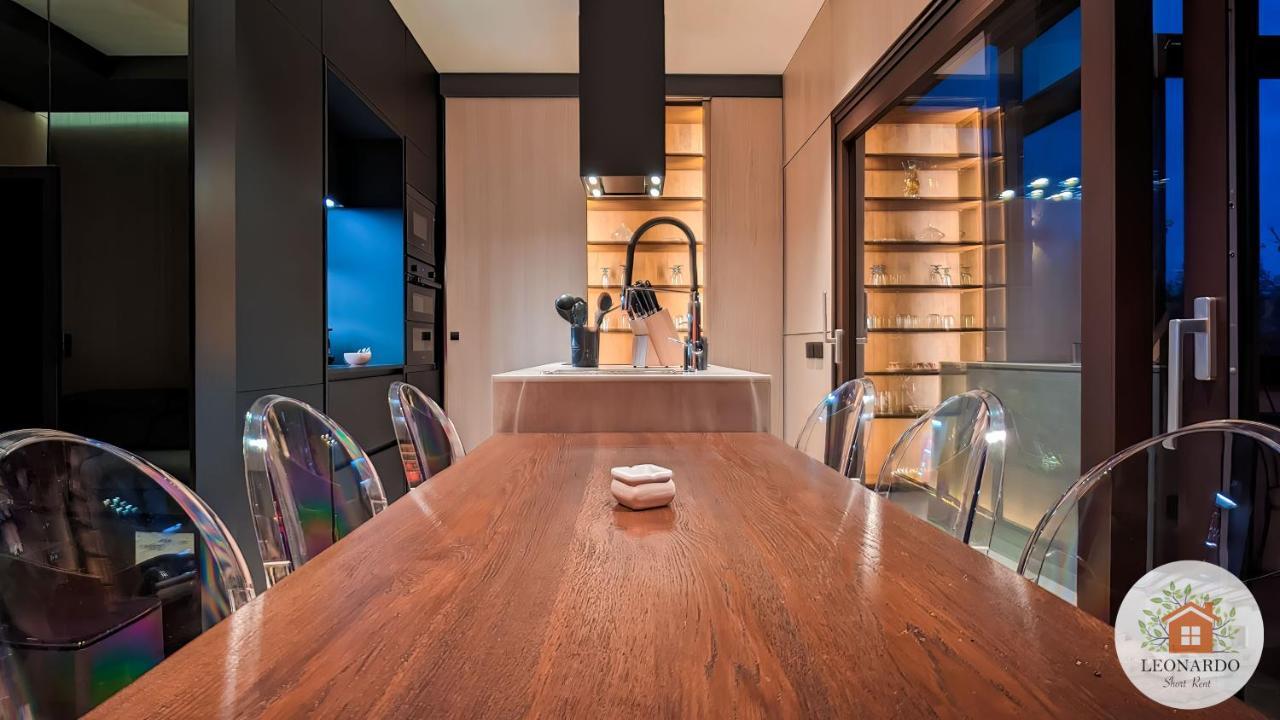 5 Stars * - Luxury House *